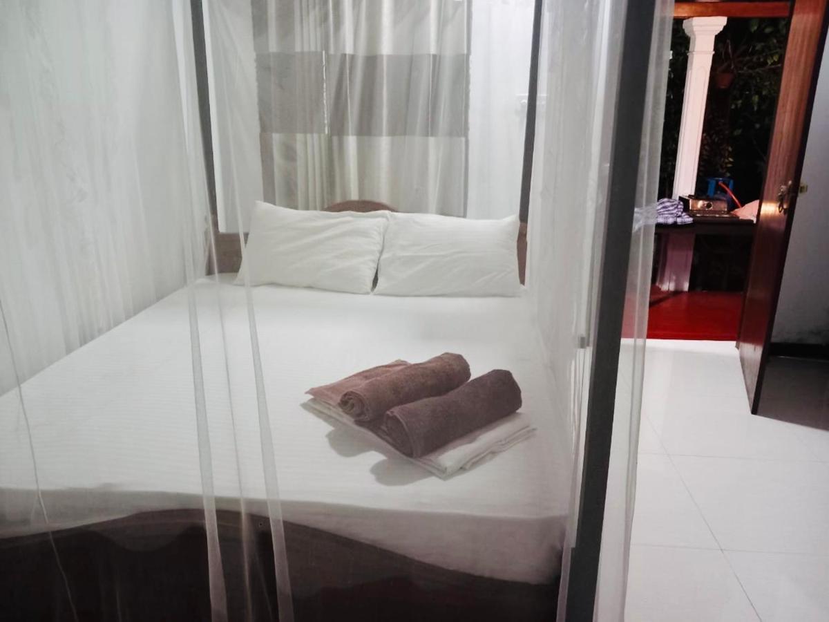 Lotus Villa Mirissa Luaran gambar