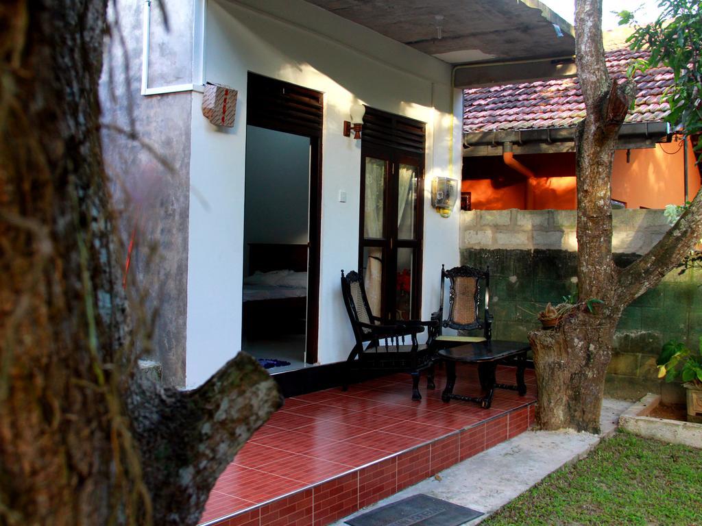Lotus Villa Mirissa Luaran gambar