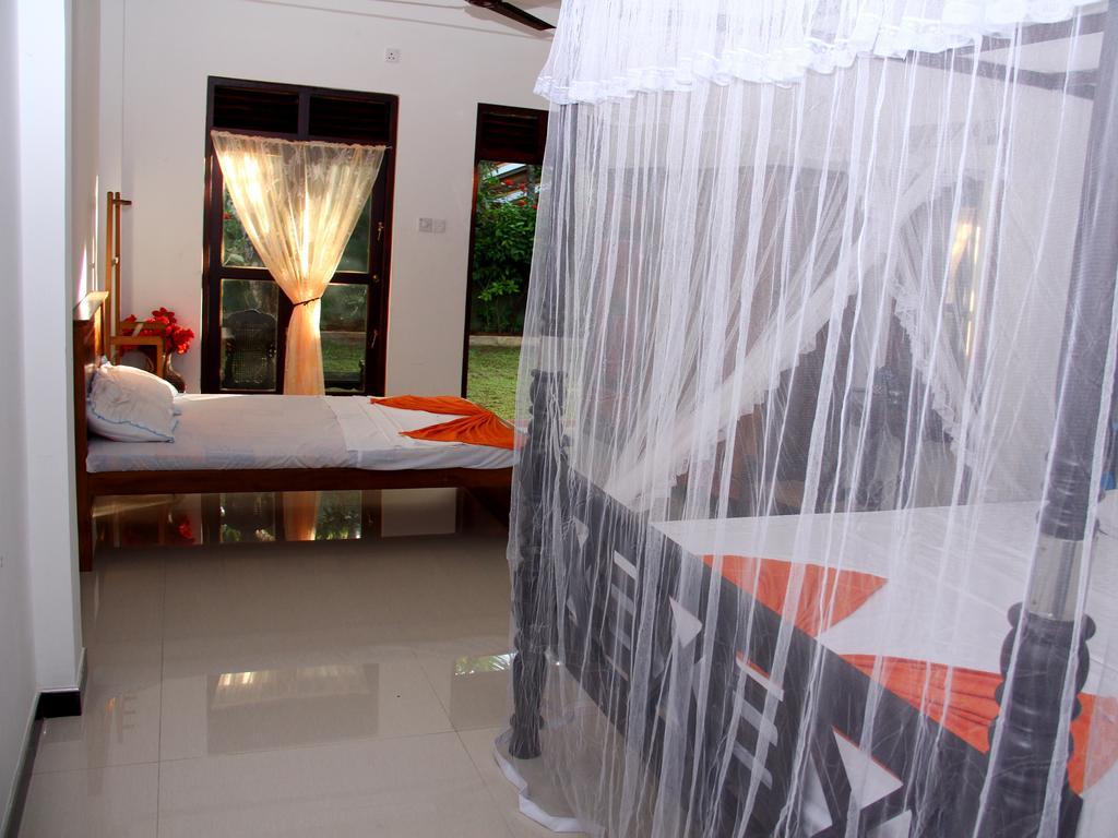 Lotus Villa Mirissa Luaran gambar
