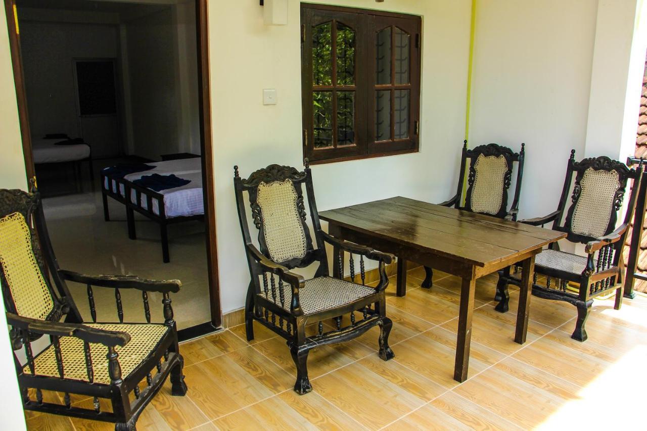 Lotus Villa Mirissa Luaran gambar
